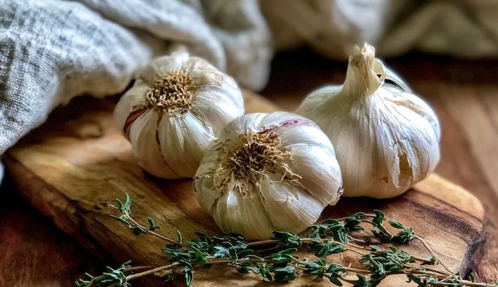 Op mijn bruiloft kwam mijn zus binnen met mijn verloofde en zei: „Verrassing! Wij gaan in plaats daarvan trouwen!” – Ze had geen idee dat ze recht in mijn plan liep.