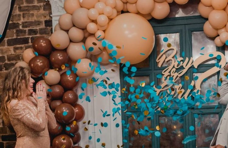 Ik kwam erachter dat mijn man me bedroog terwijl ik zwanger was – dus op ons gender reveal feestje had ik een heel speciale ‘verrassing’ voor hem.