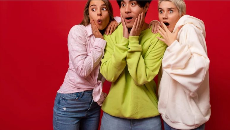 Mijn ex-man liet me achter in het ziekenhuis op de dag dat onze zoon werd geboren – 25 jaar later kon hij zijn ogen niet geloven.