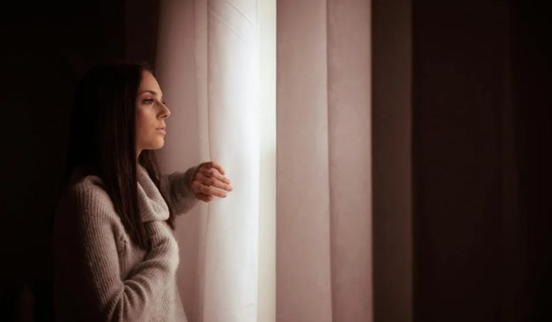 Mijn toekomstige schoonmoeder zei tegen mijn wees geworden kleine broertjes dat ze 'binnenkort naar een nieuw gezin gestuurd zouden worden' – dus gaven we haar de hardste les van haar leven.