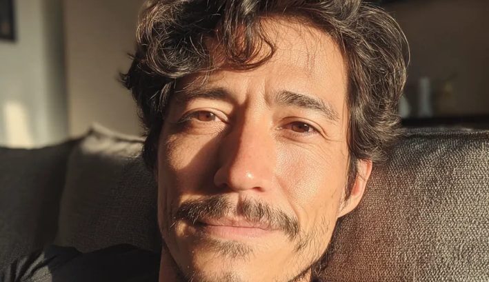 Mijn moeder liet me achter bij mijn vader – 22 jaar later stond ze op onze stoep en gaf me een envelop.