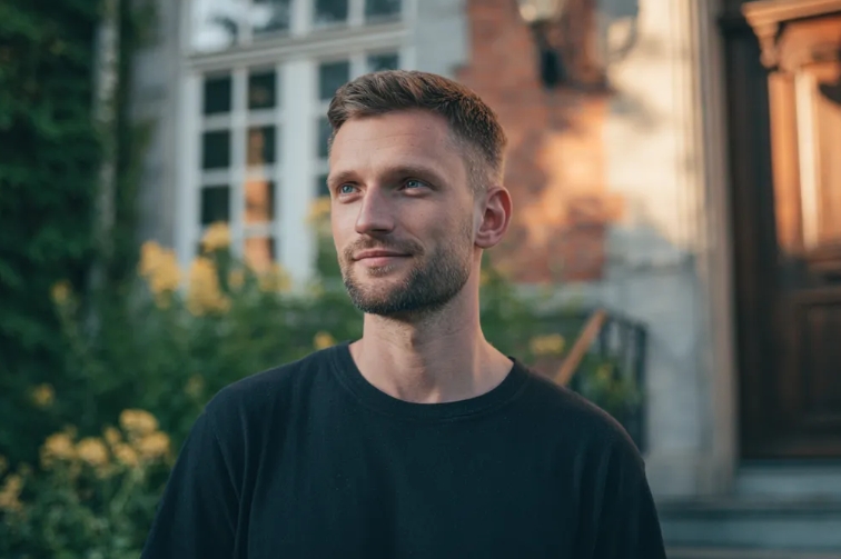 Toen mijn ex-man plotseling weer contact wilde opnemen met onze dochter — kon ik me de echte reden niet voorstellen.